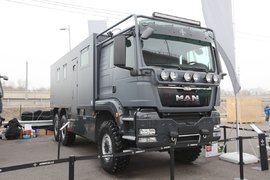 曼TGS越野房车实拍
