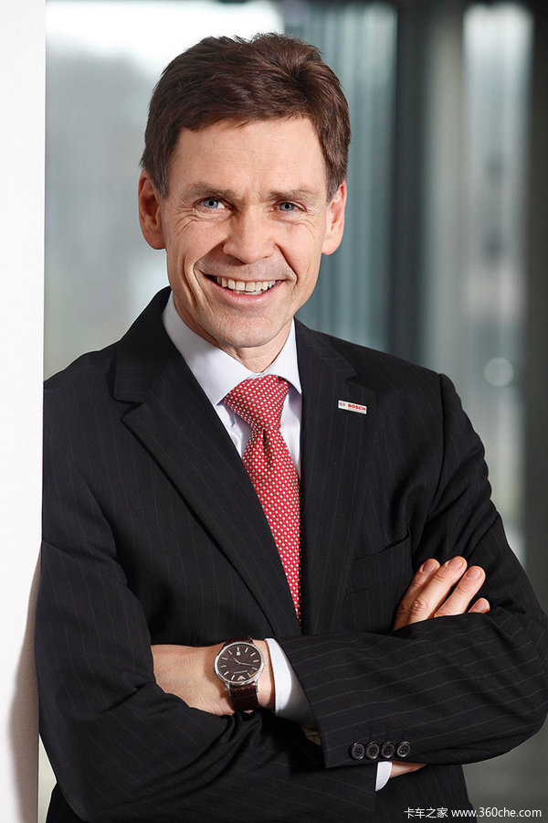 �������żƻ�ȫ����ļԼ12,000����Ա��