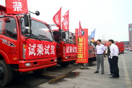 重汽王牌配装一汽锡柴