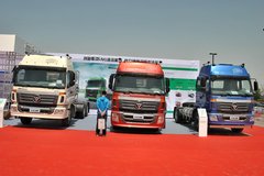 ��Ȼ��չ��������һ�ҳ��� LNG��ͷ�½�