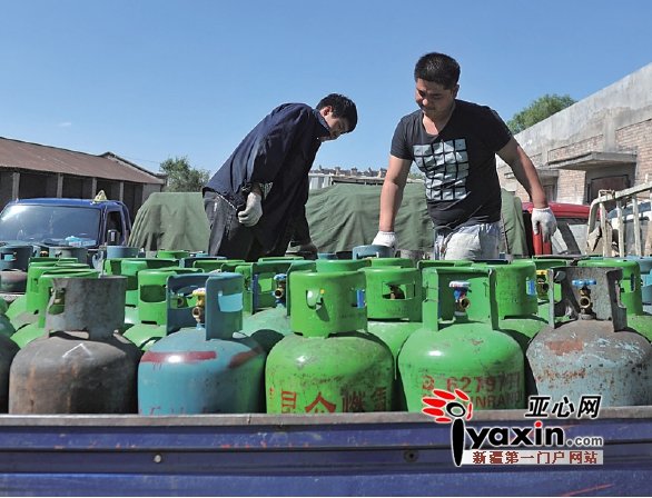 �ϰ��������ڻ�&nbsp;3������͵��Һ��������