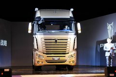 铂骏卡车现南亚博览会