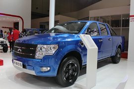 首款越野车底盘的皮卡