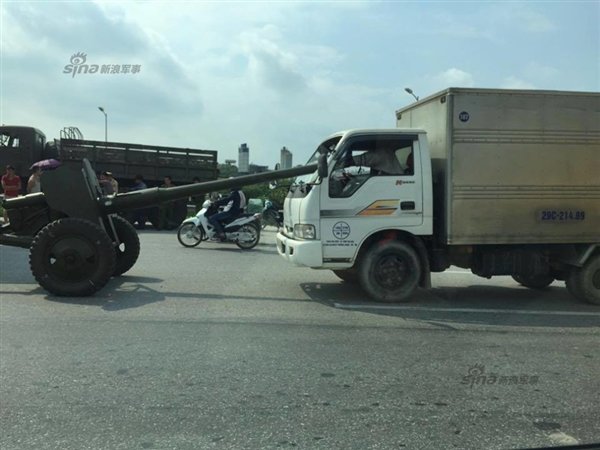 ��������һ��&nbsp;��Խ�ϻ���׷β��ũ��