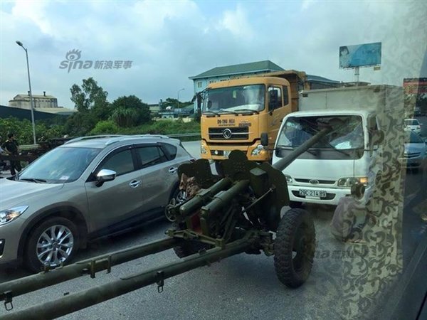 ��������һ��&nbsp;��Խ�ϻ���׷β��ũ��