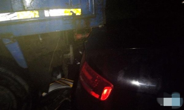 �ֹ��ˣ�&nbsp;������ͻȻ�Լ�������ײ����