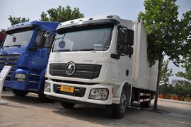 陕汽4x2中型厢式货车