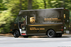 3���ʹ�ŷ�� UPS�����ؿ���˷���Χ