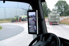 不久卡车就不要后视镜