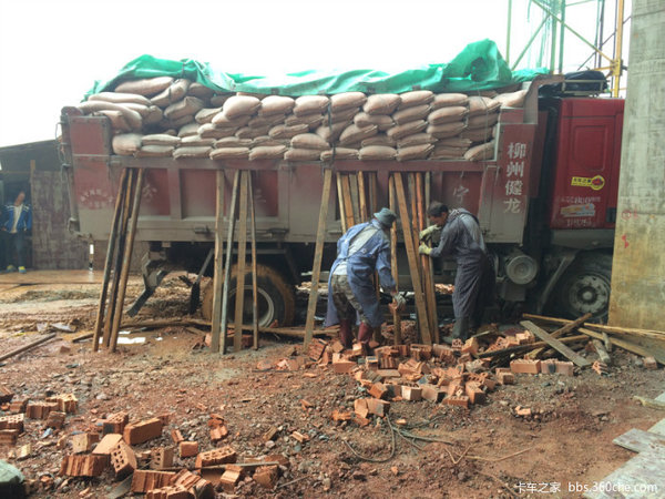 ˭˵������Ťס�ഺ����&nbsp;4��609��װ��