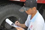关注胎压安全 正新轮胎服务队进物流园