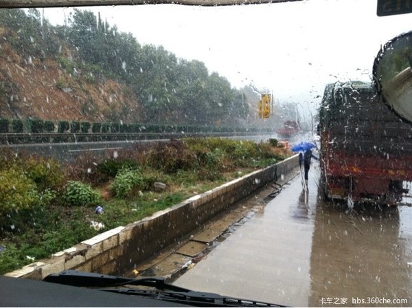 '��ͷǿ'������Ӣ�ۣ����߹��ĵ��幫·