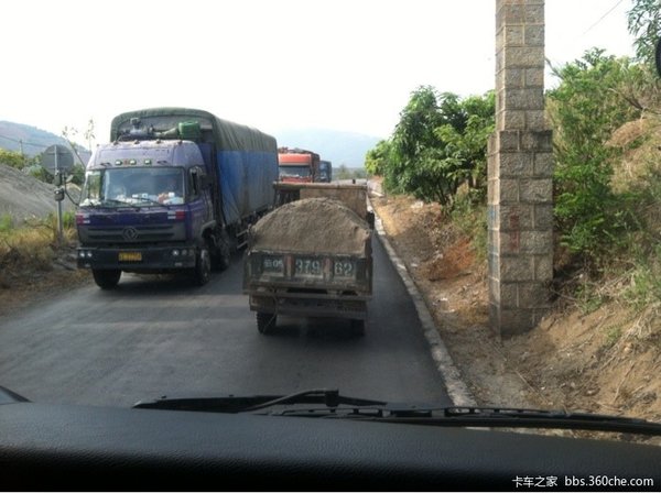 '��ͷǿ'������Ӣ�ۣ����߹��ĵ��幫·