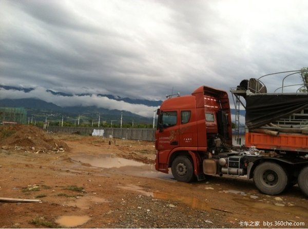 '��ͷǿ'������Ӣ�ۣ����߹��ĵ��幫·