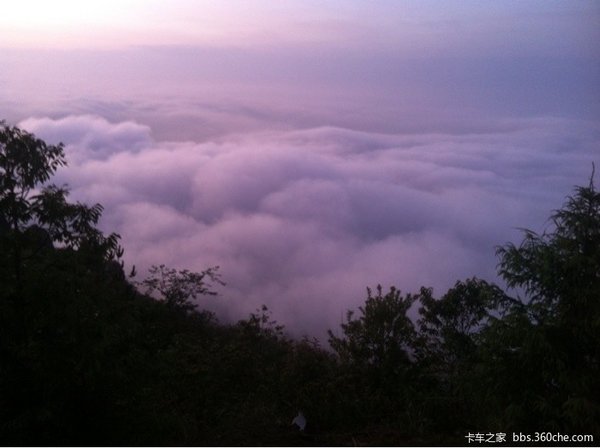 '��ͷǿ'������Ӣ�ۣ����߹��ĵ��幫·