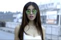 这是比赛还是车震 美女与老外在干什么?