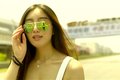 这是比赛还是车震 美女与老外在干什么?