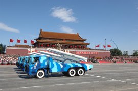 中国重汽挺起国防脊梁