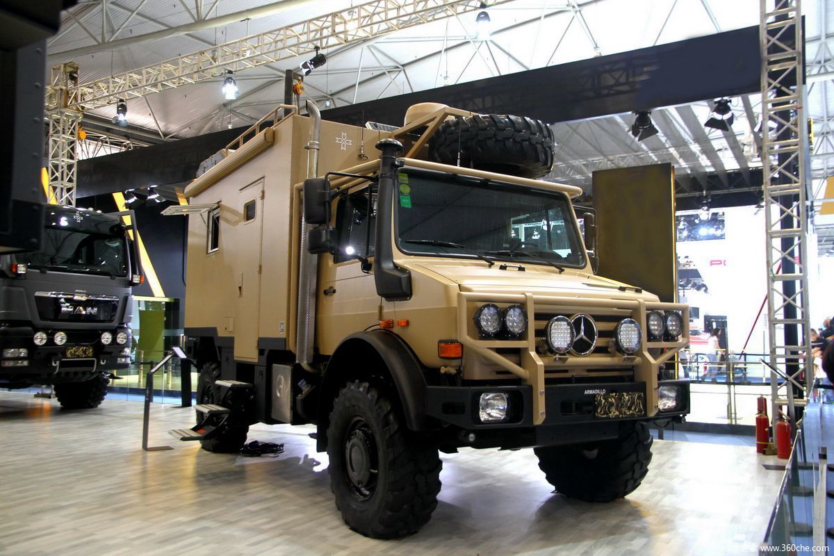 无愧越野之王野性十足的奔驰超级房车图片列表
