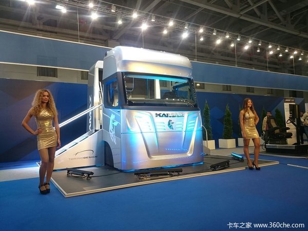 手机有地儿放了 卡玛斯2020概念驾驶室