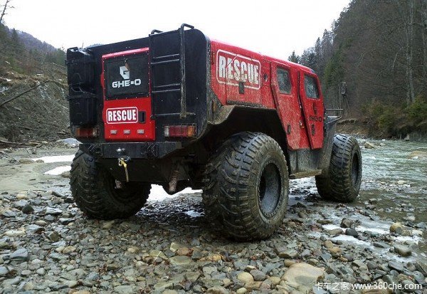 上能翻山下能入水救援车版的英雄联盟 卡车之家