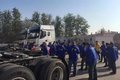 20台柳汽一路向北 乘龙H7送车全程记录