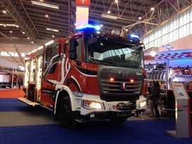 联合卡车打造消防车