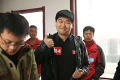 �����ж����� �����Ῠ����һ����һ��