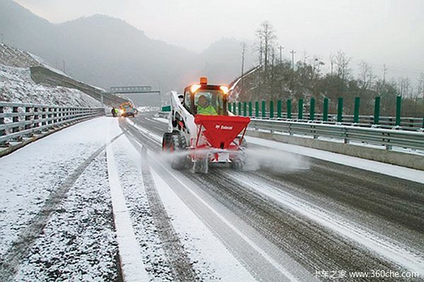 北京为确保下雪不封路试用新型融雪剂 卡车之家