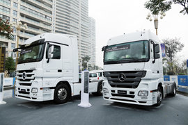 奔驰Actros1841快递车