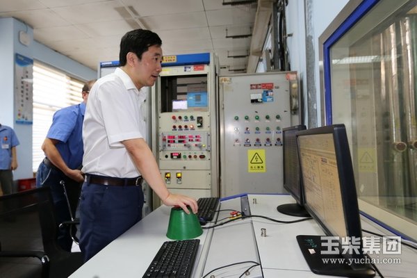首台对置式柴油发动机广西玉柴成功点火