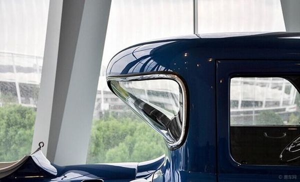 ����ʷ����ɰ�С��&nbsp;���˺��������䳵