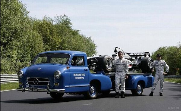 ����ʷ����ɰ�С��&nbsp;���˺��������䳵