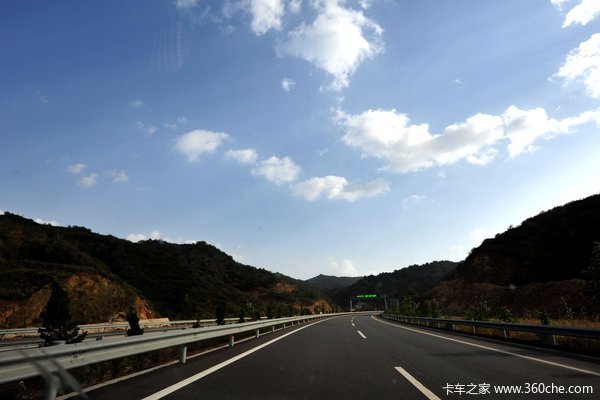只需两小时 石太“第二高速”全线通车