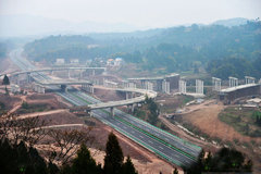 ���Ϲ���ٽ�չ Ӫɽ���㰲�µ���ͨ��