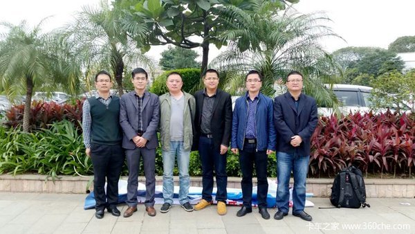 װ���ڵ�������&nbsp;���廪������Ӫ������