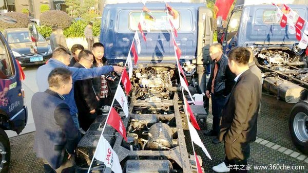 װ���ڵ�������&nbsp;���廪������Ӫ������