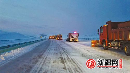 乌市东绕城高速主线试通 重型货车禁行