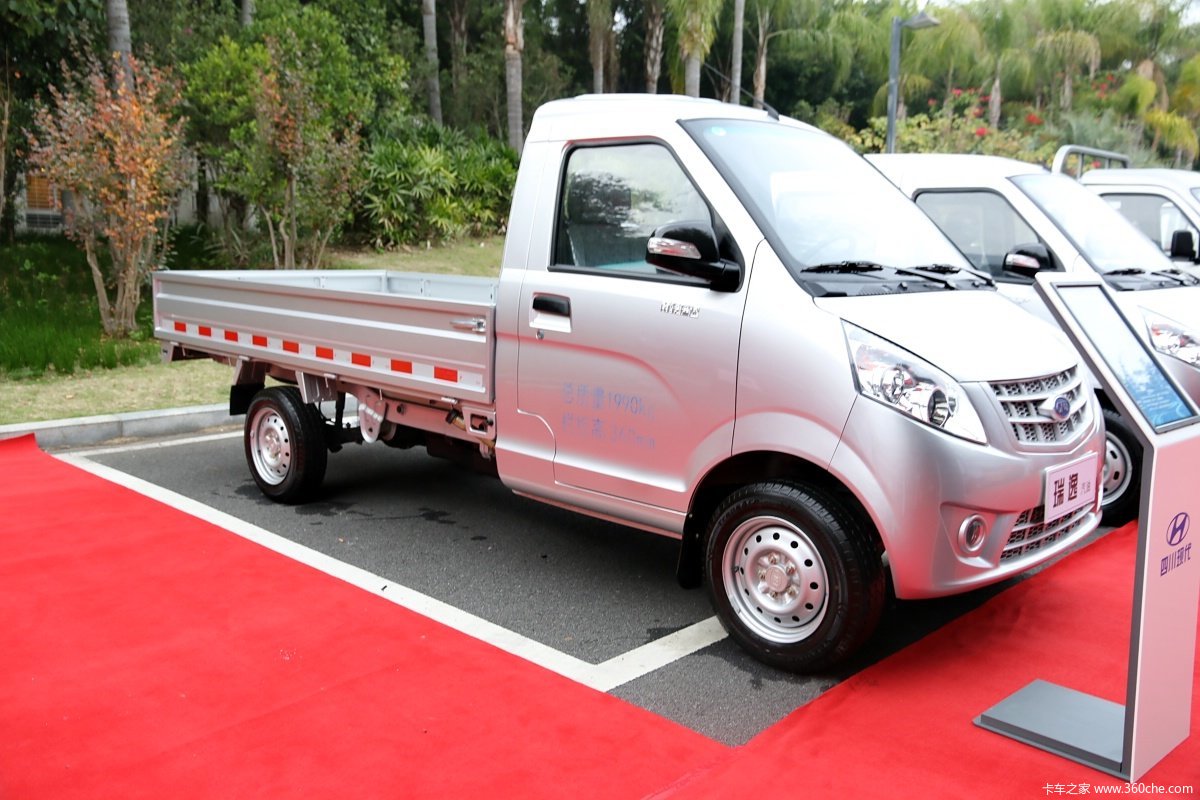 挖掘细分市场四川现代进军专用车领域图片列表