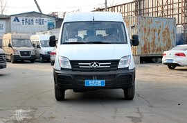 轻客还能这么玩 大通V80长白山雪地漂移