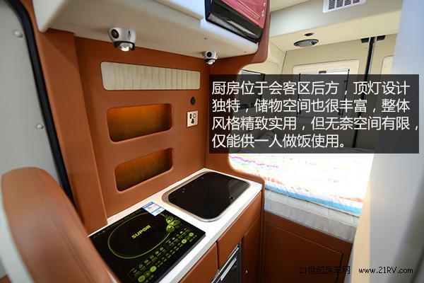 做工上乘空間合理 實(shí)拍大通自動(dòng)擋房車