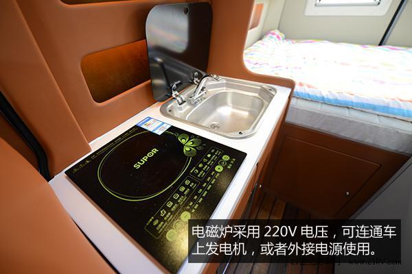 做工上乘空間合理 實(shí)拍大通自動(dòng)擋房車