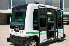 �������˼�ʻ�ڶɳ���· 4�½����鿨��