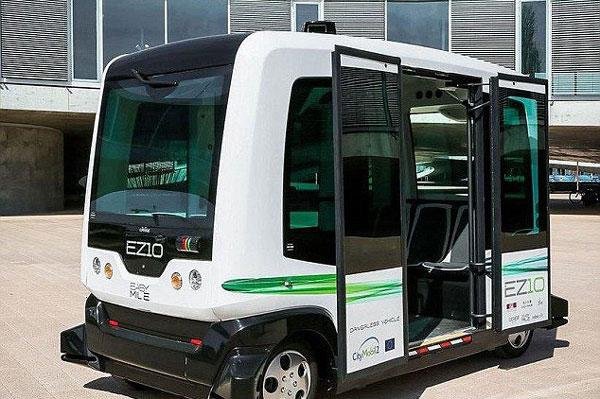 �������˼�ʻ�ڶɳ���·&nbsp;4�½����鿨��