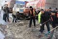 放行四轴以上半挂车 212省道清理完毕