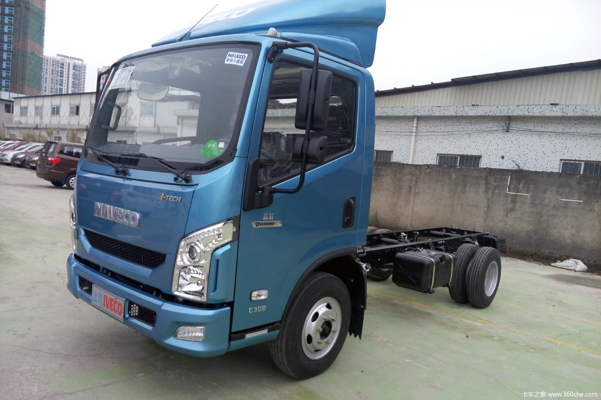 年初促销深圳依维柯超越c300轻卡降6千图片列表