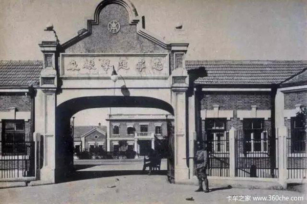 爱玩车更爱造车  少帅与汽车的不解之缘