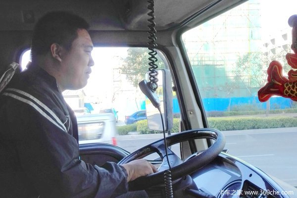 ú̿��������֮&nbsp;���˿�Ц���õ��ߴ�·