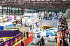 ����չ���ٵ��Ϻ� ͬ�ھٰ���������չ