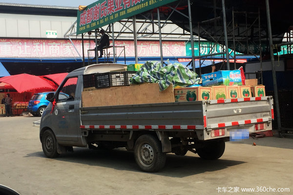 �Ͻ�ж��������&nbsp;�����µĳɶ�ˮ���г�